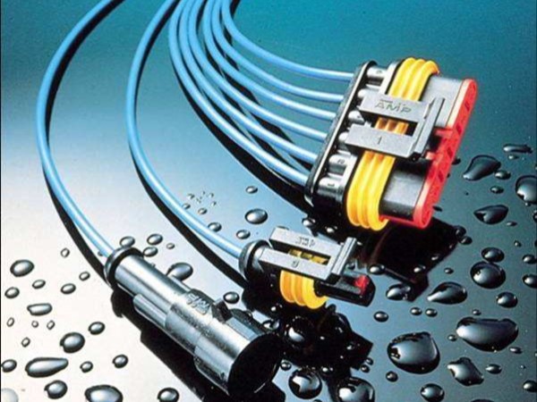 汽車(chē)連接器在設(shè)計(jì)中需要滿(mǎn)足這9個(gè)因素 「軒業(yè)」